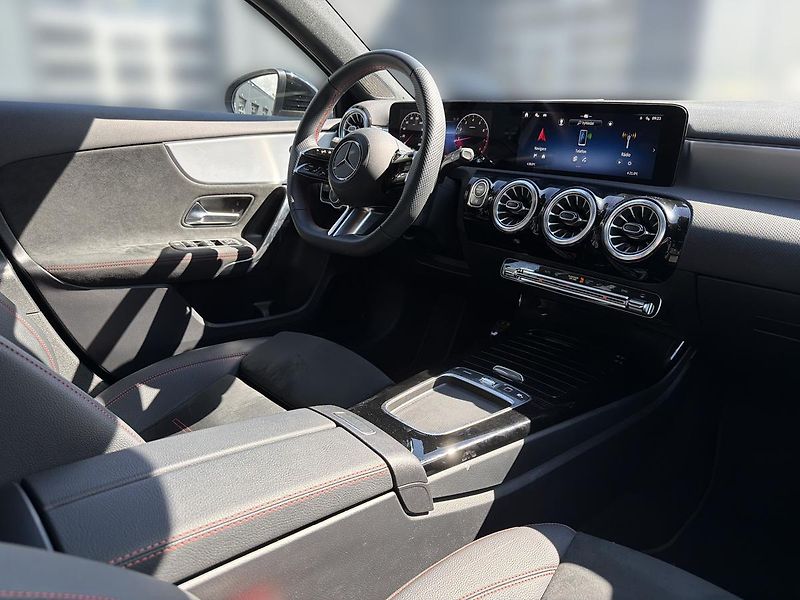 Mercedes-Benz Třídy A A 200, 1. majitel, ČR - fotka 12 z 16