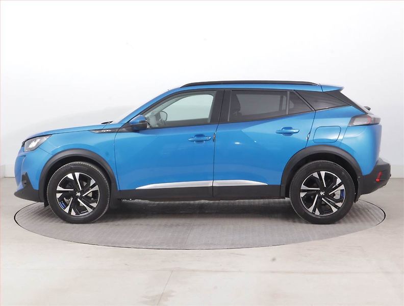 Peugeot 2008 (2020) Allure 1.2 PureTech, ČR,1.maj - fotka 3 z 17
