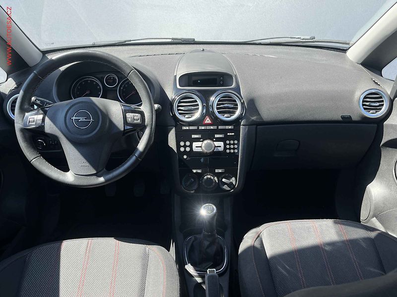 Opel Corsa (2012) 1.2 i, ČR, AC, park.asist - fotka 8 z 13