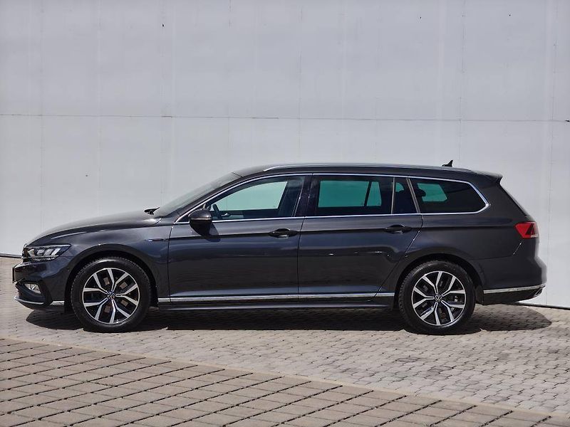 Volkswagen Passat Business  2,0TDi - fotka 3 z 23