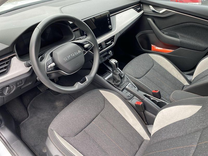 Škoda Scala (2025) 1.0 TSI DSG Top Selection - fotka 8 z 35