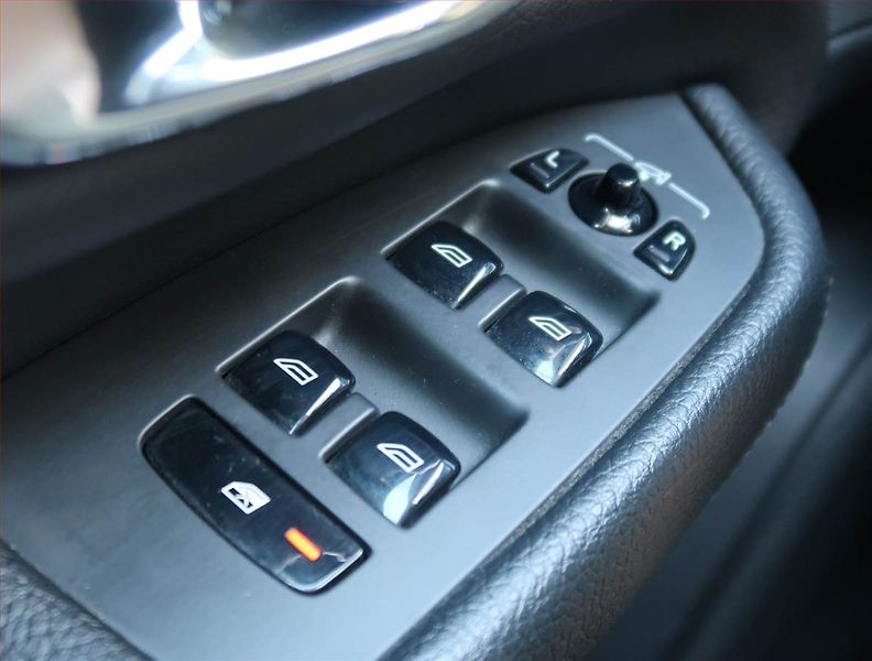 Volvo XC90 (2015) D5 AWD - fotka 16 z 25