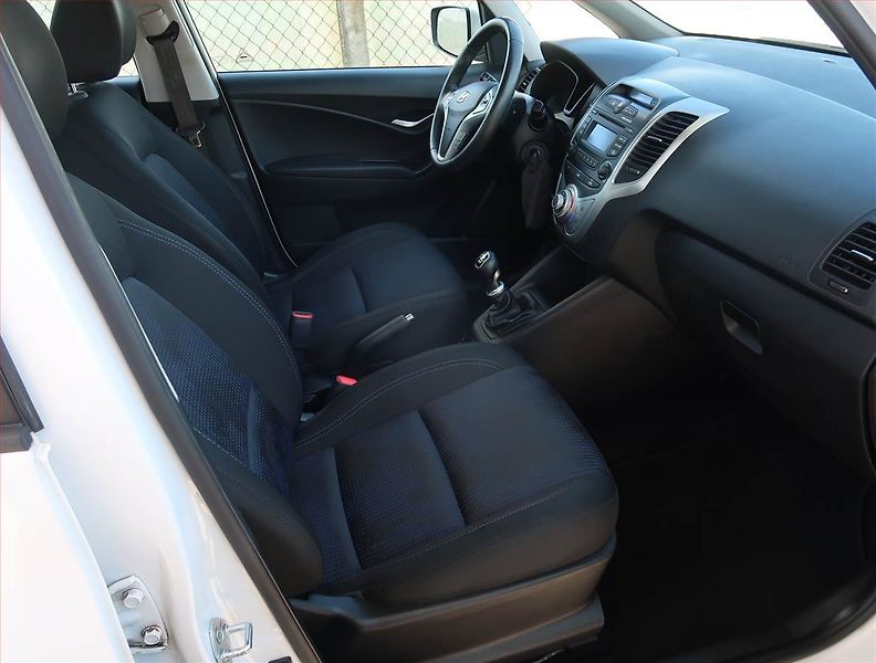 Hyundai ix20 (2013) 1.4 CVVT, Serv.kniha - fotka 9 z 15