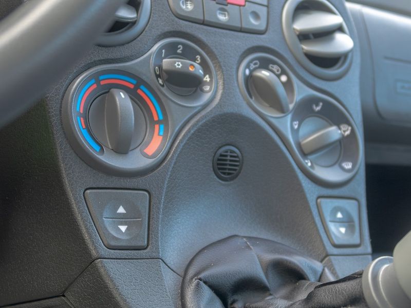 Fiat Panda (2008) 1.1i – SERVO / KLIMA - fotka 21 z 39