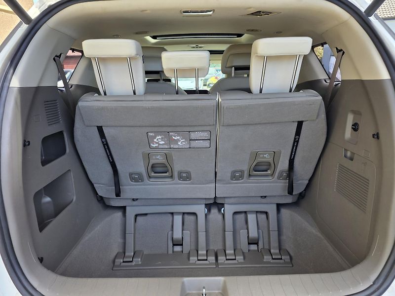 Kia Carnival 2.2-7míst-TOP VÝBAVA-2xLCD - fotka 17 z 28