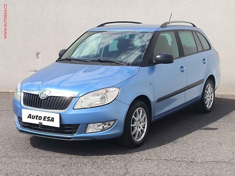 Škoda Fabia (2013) 1.2 TSi, 2.maj,ČR, AC, kamera - fotka 3 z 16