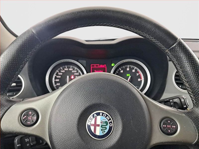 Alfa Romeo 159 (2008) 2.2 JTS, po STK, pěkný stav - fotka 17 z 17