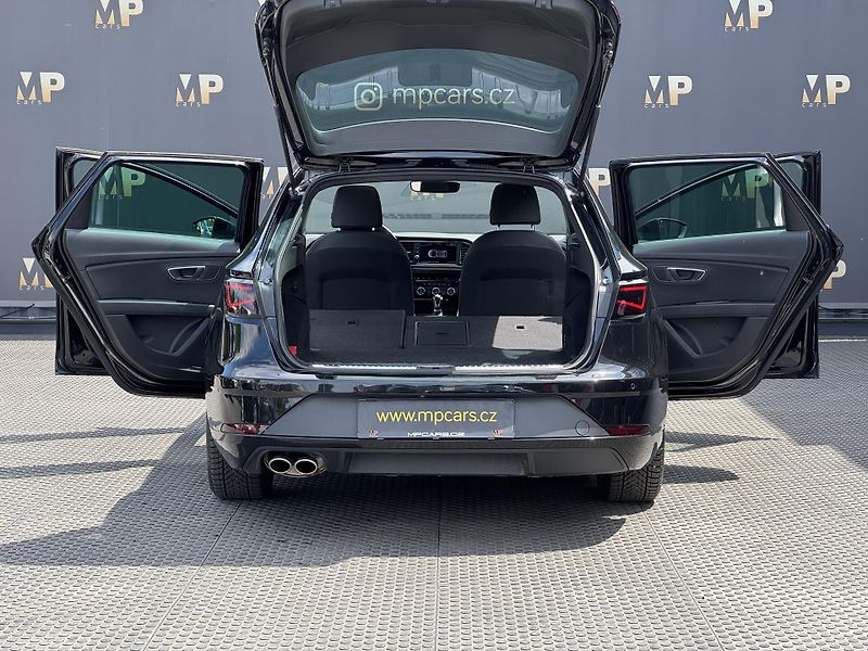 Seat Leon (2018) 1.5TSi MAN FR Virtual PANO RZV - fotka 11 z 52