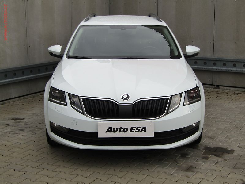 Škoda Octavia (2018) 2.0 TDi, Clever, LED - fotka 2 z 18