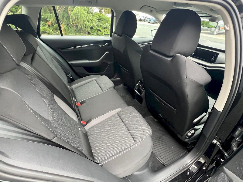 Škoda Octavia (2022) Ambition 1.5TSi M-HEV 110kW 7° - fotka 17 z 28