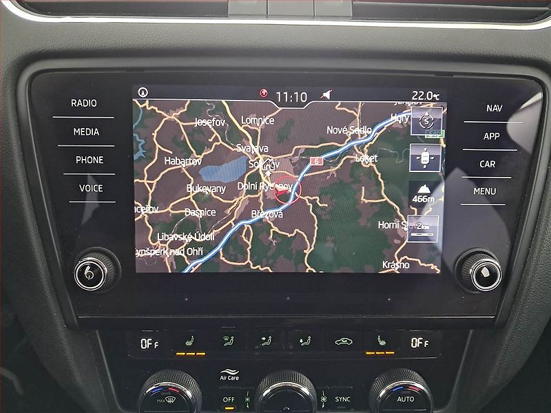 Škoda Octavia (2018) Style 1.4 TSI, Navi, Bi-Xenony - fotka 13 z 17