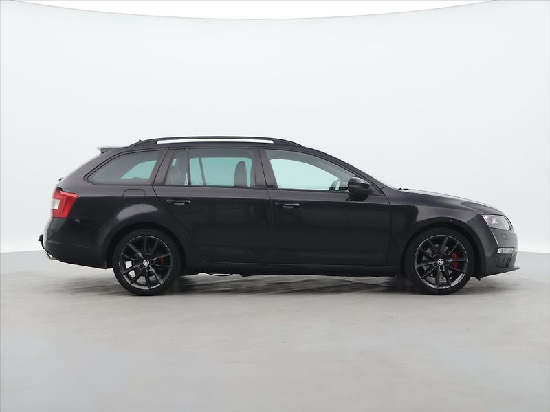 Škoda Octavia 2,0 TDi 4x4 DSG RS CZ - fotka 8 z 30