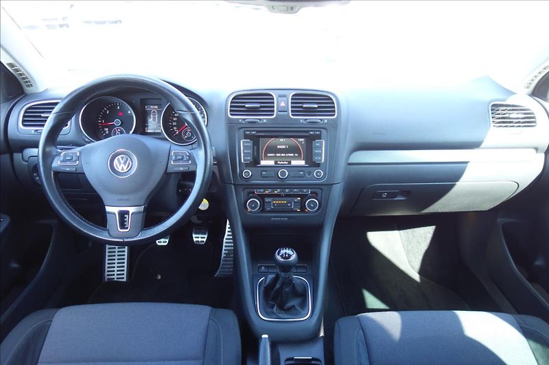 Volkswagen Golf 1,6 TDi 77KW, TRENDLINE. - fotka 15 z 27
