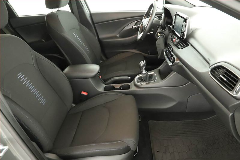 Hyundai i30 (2019) Smart 1.0 T-GDI, Serv.kniha - fotka 7 z 14