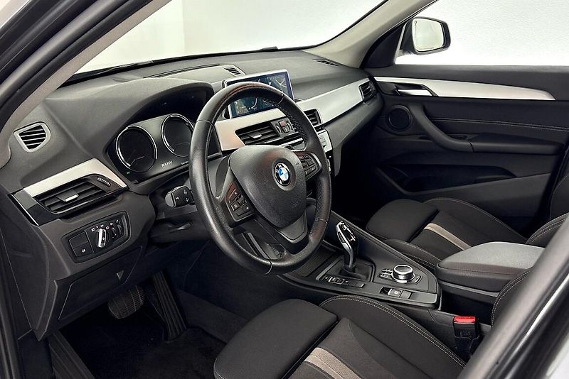 BMW X1 sDrive18i - fotka 6 z 24