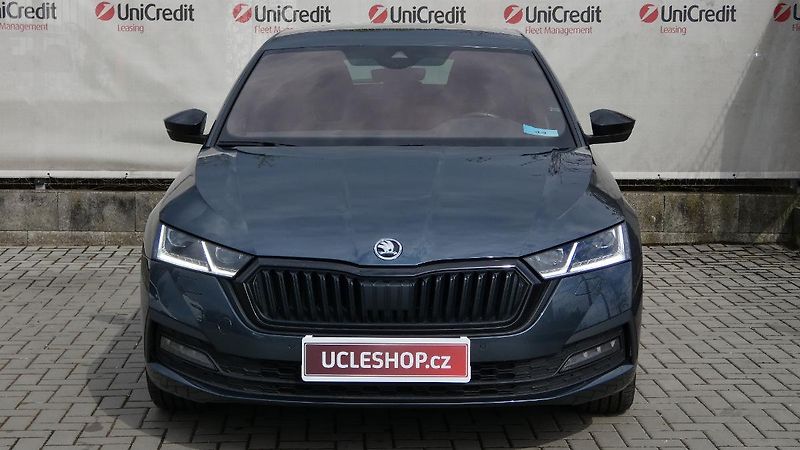Škoda Octavia 2,0 TDI Style - fotka 2 z 25