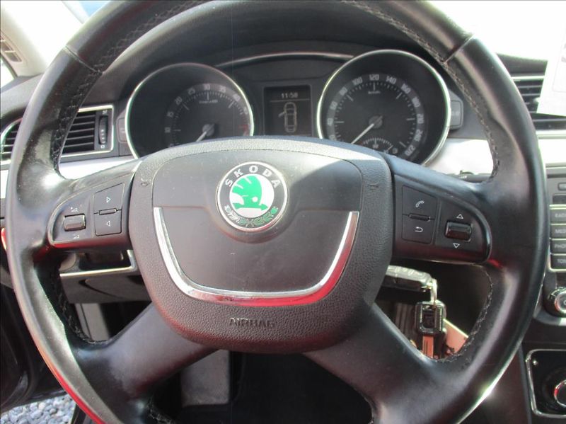 Škoda Superb 2,0 TDi, Eleg.aut,klim s.kn,CZ - fotka 20 z 44