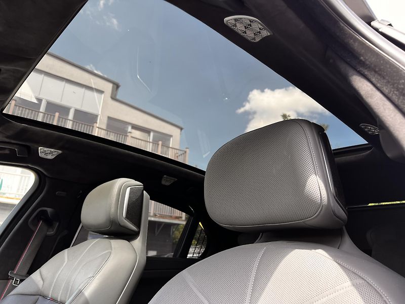 BMW Řada 7 740 xD M Sport frozen Black  - fotka 13 z 18