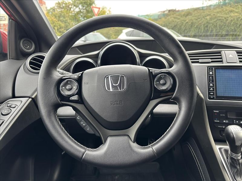 Honda Civic 1,8 VTEC 104kW PLNÝservisHONDA - fotka 17 z 36
