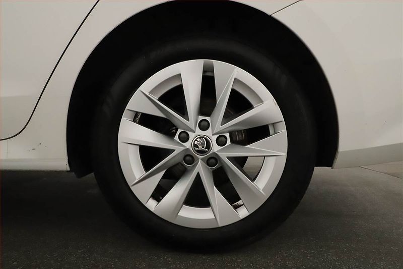 Škoda Octavia (2022) Style 1.5 TSI, ČR,1.maj - fotka 20 z 20