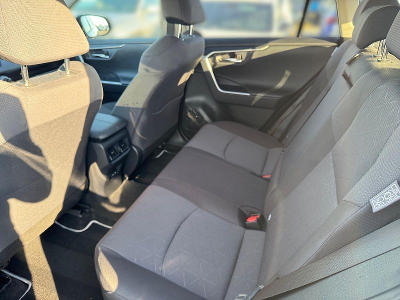Toyota RAV4 (2023) COMFORT 2.5 HYBRID 131kW 4WD  - fotka 8 z 11