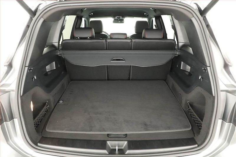 Mercedes-Benz GLB (2025) 200 d 4MATIC, AMG Line - fotka 11 z 20