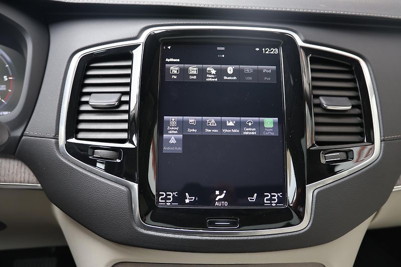 Volvo XC90 (2022) Inscription, B5 AWD - fotka 14 z 26