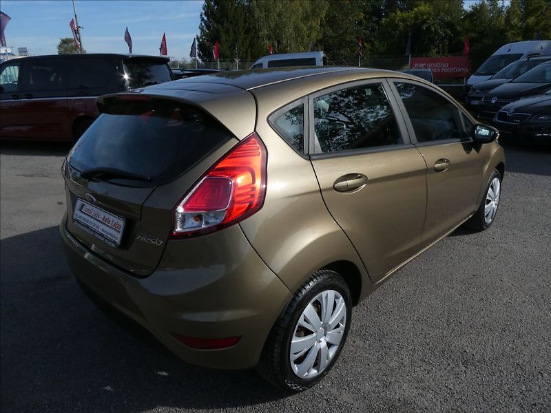 Ford Fiesta 1,2 i 60kW 1.MAJITEL, SERVISKA - fotka 9 z 44
