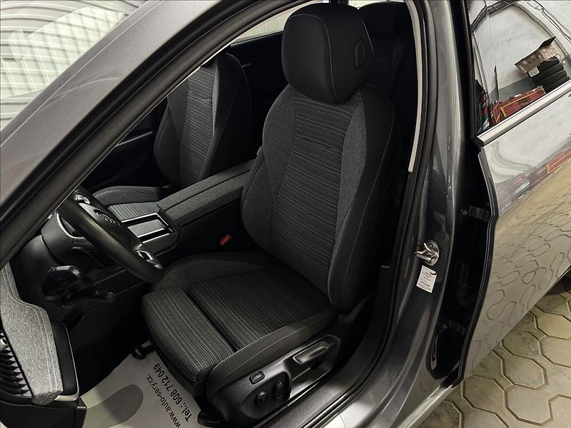 Škoda Superb 1.5TSI MHEV SELECT MATRIX LED - fotka 32 z 45