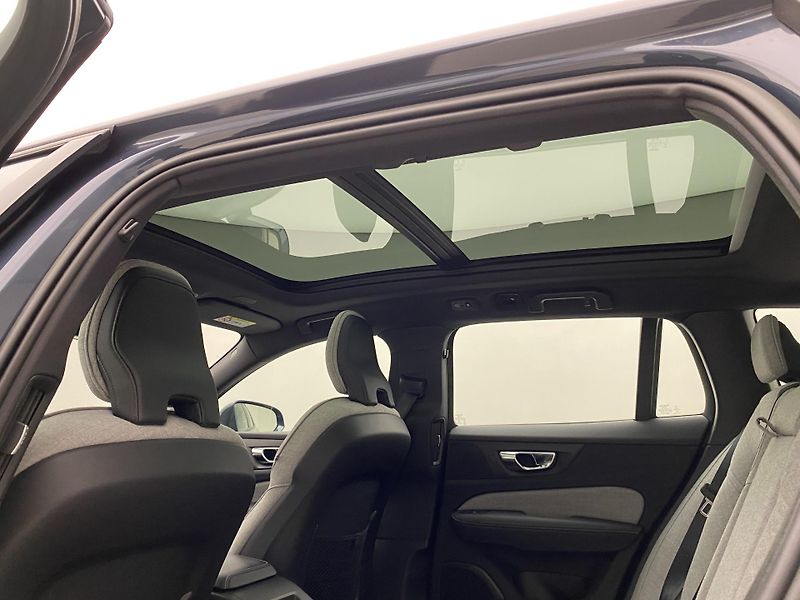 Volvo V60 CC B4 AWD BRIGHT PLUS AUT  - fotka 31 z 41