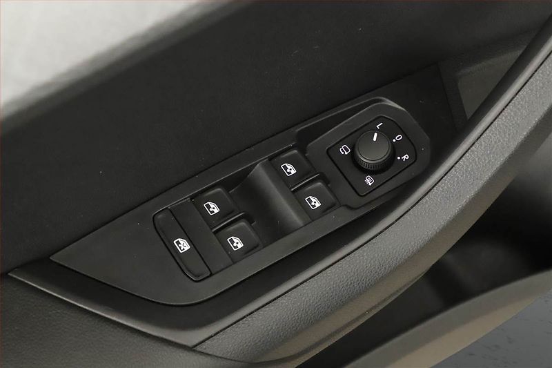 Škoda Karoq (2025) 1.5 TSI - fotka 15 z 17
