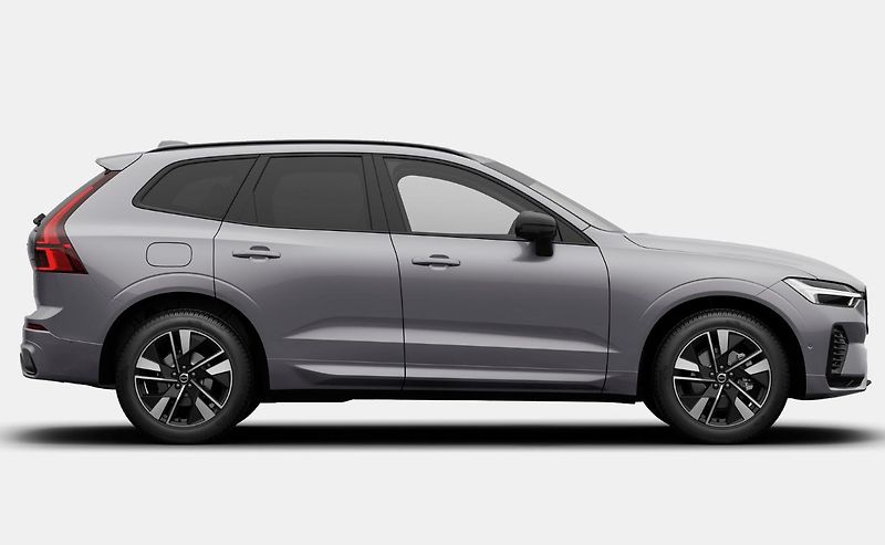 Volvo XC60 (2026) B5 AWD PLUS DARK - fotka 6 z 15