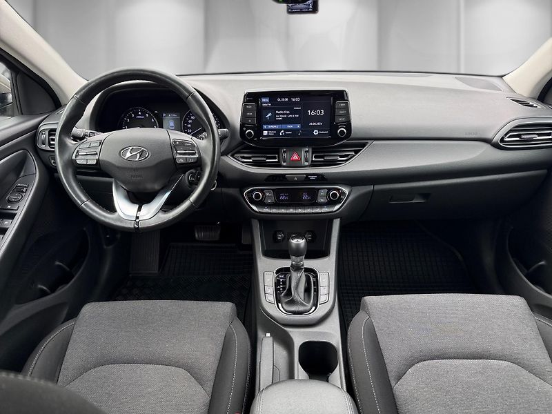 Hyundai i30 (2021) 1,5 T-GDi 117 kW SMART DCT - fotka 19 z 24