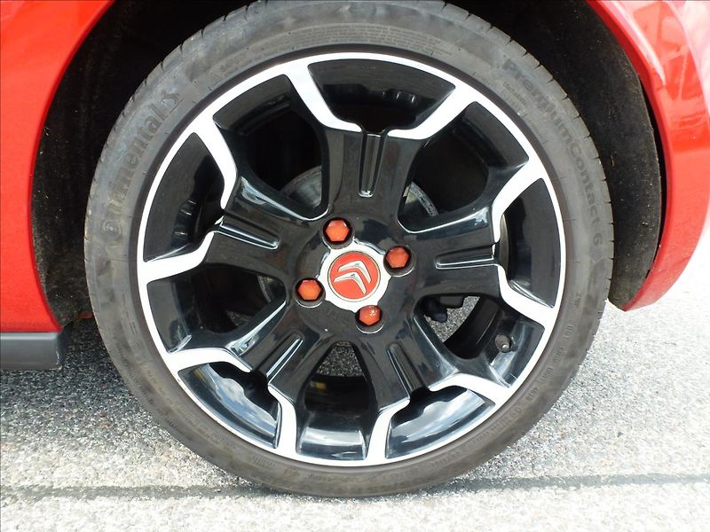 Citroën DS3 1,6 16V VTi THP SportChic - fotka 41 z 46