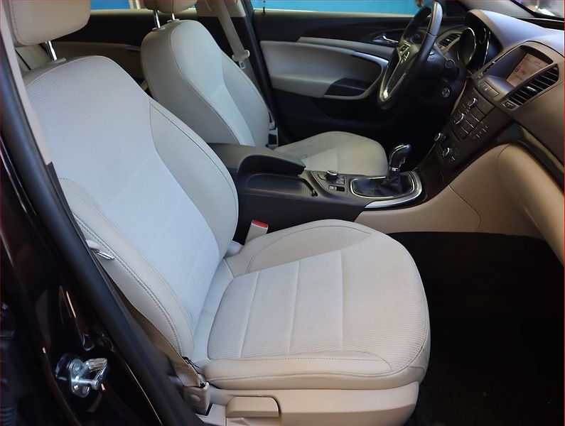 Opel Insignia (2012) 2.0 CDTI, Serv.kniha, Navi - fotka 9 z 17
