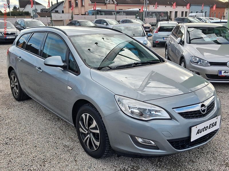 Opel Astra (2011) 1.7CDTi, AAC - fotografie inzerátu