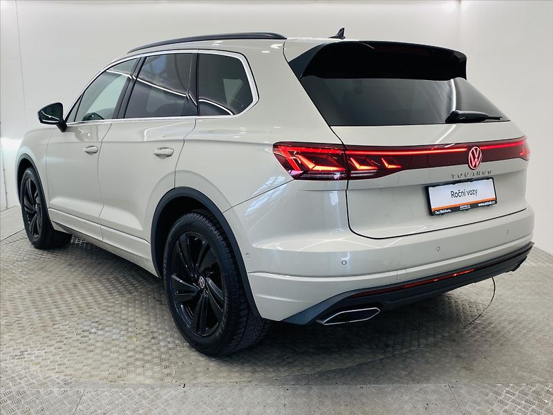 Volkswagen Touareg 3,0 Elegance nez. topení - fotka 26 z 26