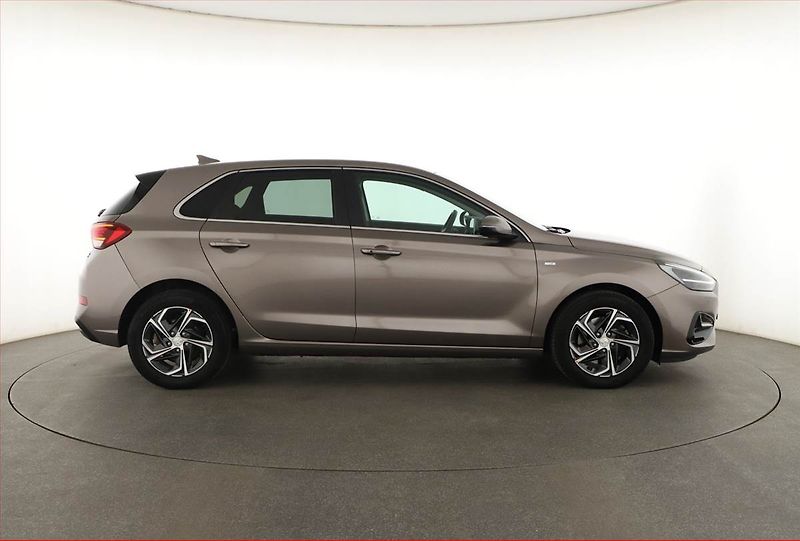 Hyundai i30 (2023) Smart 1.5 T-GDI, Automat, ČR - fotka 6 z 21