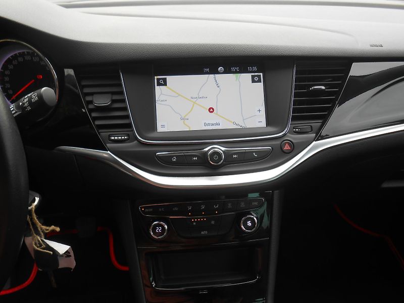 Opel Astra 1.2,KAMERA,NAVI,62TKm - fotka 30 z 38