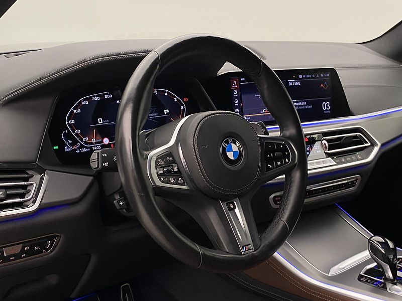 BMW X5 M50D xDrive CZ AUT REZERVACE - fotka 18 z 123