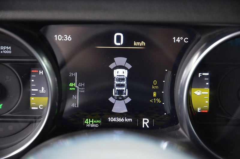 Jeep Wrangler (2022) Rubicon 4xe Unlimited 4x4 / ČR - fotka 26 z 52