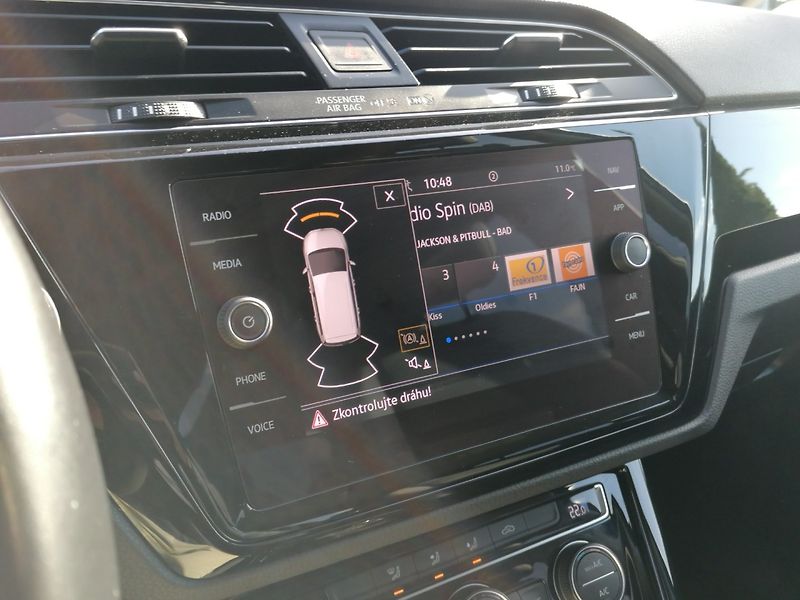 Volkswagen Touran (2022) 2.0 TDi DSG,110kW,Highline,ACC - fotka 15 z 26