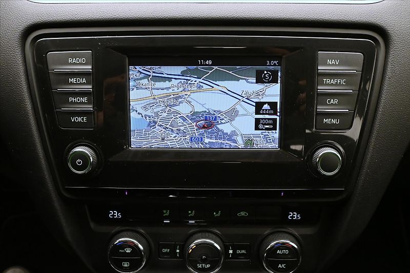 Škoda Octavia 1,6 TDI 77 kW DSG Ambition Zár - fotka 19 z 29