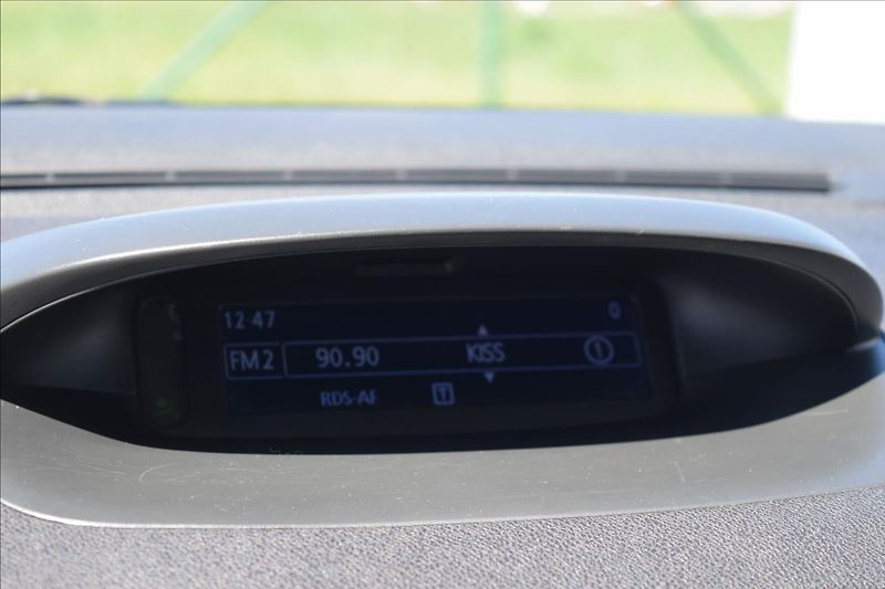 Renault Mégane 1,5 DCI 81KW PO SERVISE TAŽNÉ - fotka 42 z 47