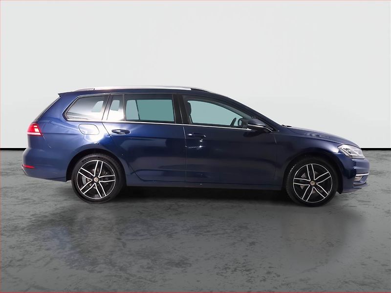 Volkswagen Golf (2018) Highline 2.0 TDI, Serv.kniha - fotka 6 z 21