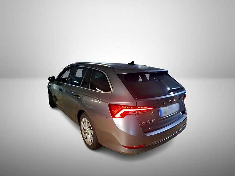 Škoda Octavia 2.0TDI DSG 110kW Style DPH - fotka 2 z 4