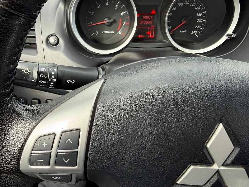 Mitsubishi Lancer 1.6i 86kW LPG - fotka 18 z 28