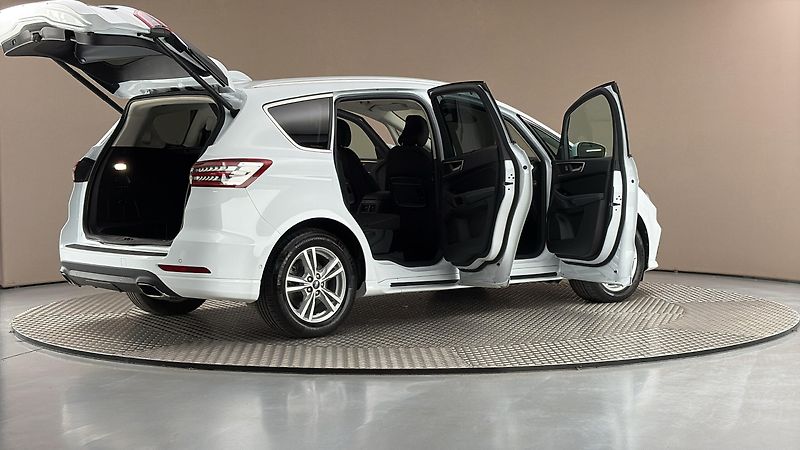 Ford S-MAX 2.0 Ecoblue AUT AWD Titanium - fotka 6 z 28
