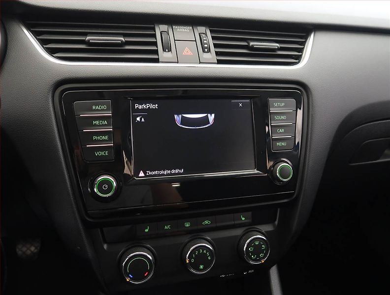 Škoda Octavia (2017) Ambition 1.6 TDI, Tempomat - fotka 15 z 20