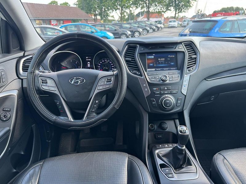 Hyundai Santa Fe (2014) 2,2 CRDI 145 Kw 4x4 - fotka 19 z 31